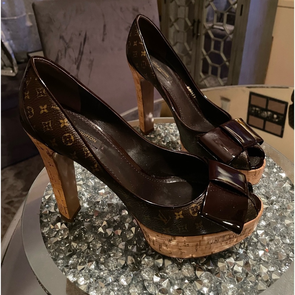 Louis Vuitton platform cork hill shoe